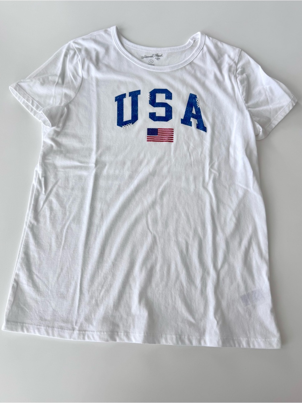 Universal Tread Goods Co Women’s White USA Graphic Tee with Flag Size XL